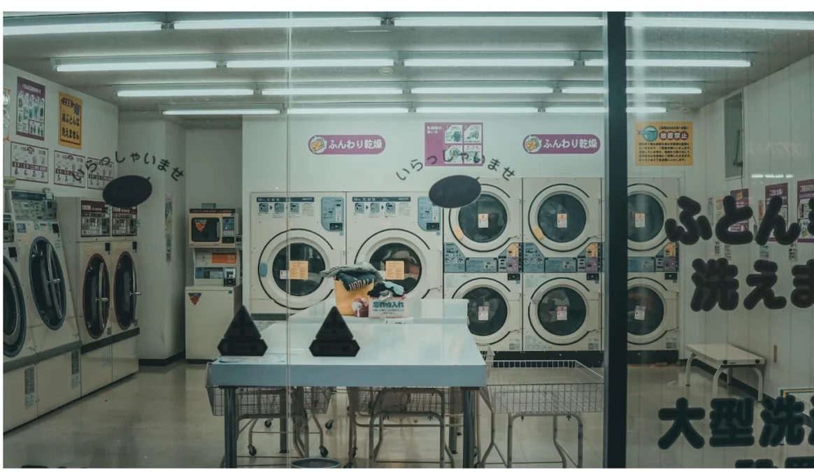 Usaha Laundry Kiloan dengan Modal Kecil, via Unsplash-Ian Valerio