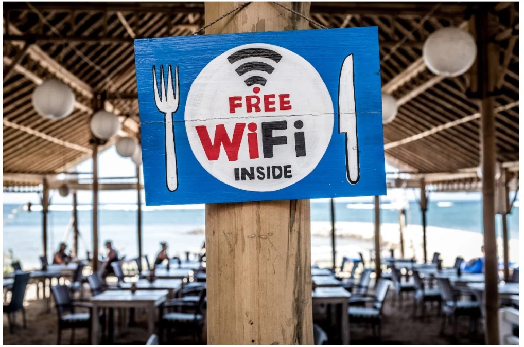 WiFi Terhubung Tapi Tidak Ada Internet, via Unsplash-Bernard Hermant