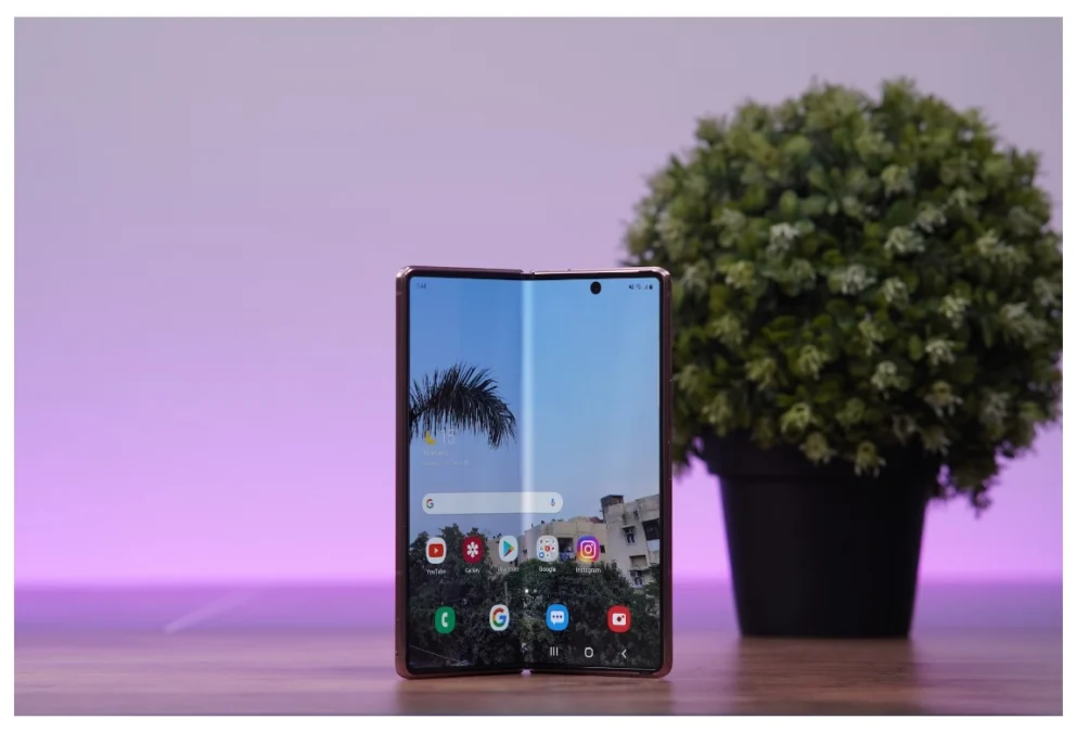 Cara Membuat 2 Layar di Hp Vivo dan Android, Ilustrasi via Unsplash-TechieTech Tech-Samsung Galaxy Z Fold 2