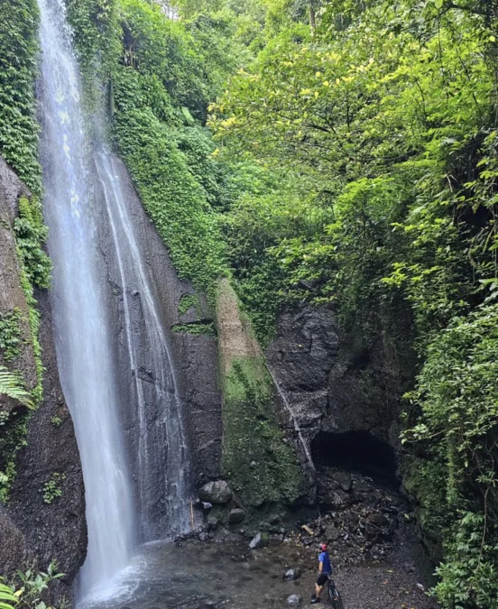 Wisata Curug Nangka Bogor/foto via Instagram/suwandi_03