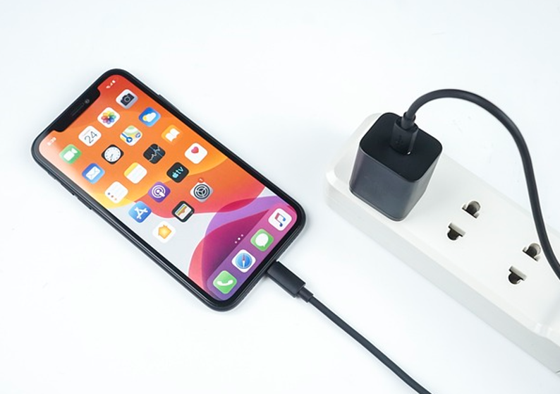 Tips Pilih Charger iPhone untuk Performa Terbaik