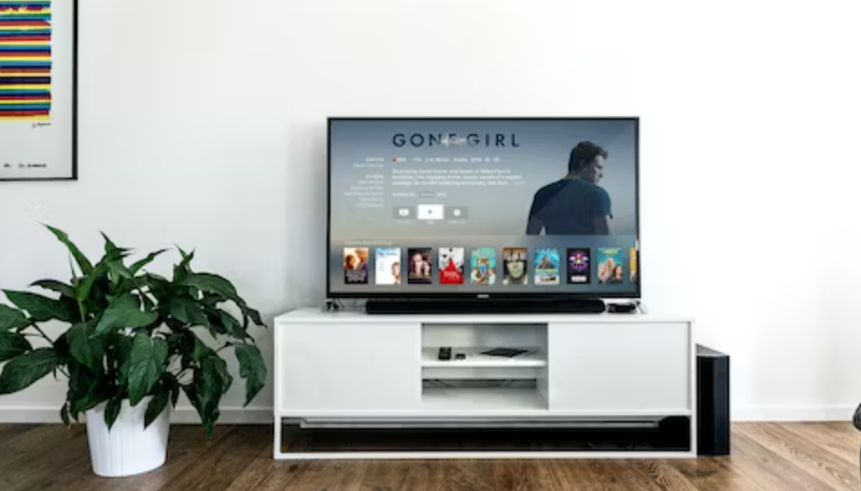 Cara Menghubungkan Ponsel ke Smart TV Tanpa Kabel