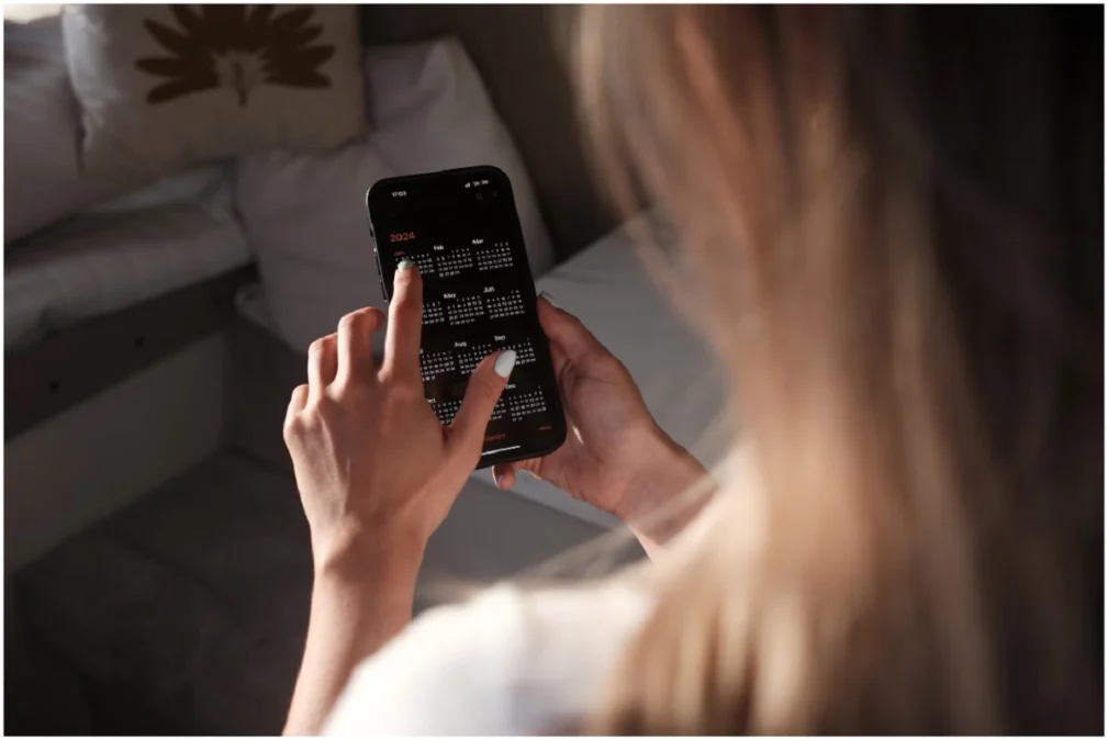 Hari Libur Nasional 2024 Februari, foto via Unsplash-Daniel J. Schwarz