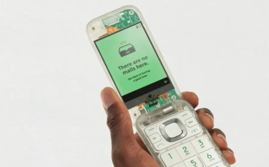 Ponsel Unik Boring Phone oleh Heineken