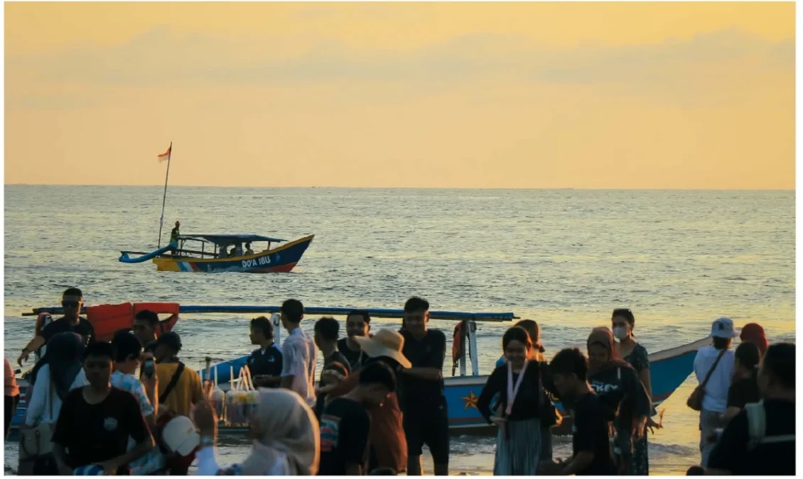 Penginapan di Pangandaran Dekat Pantai, via Unsplash-Abdul Ridwan-Pangandaran Beach