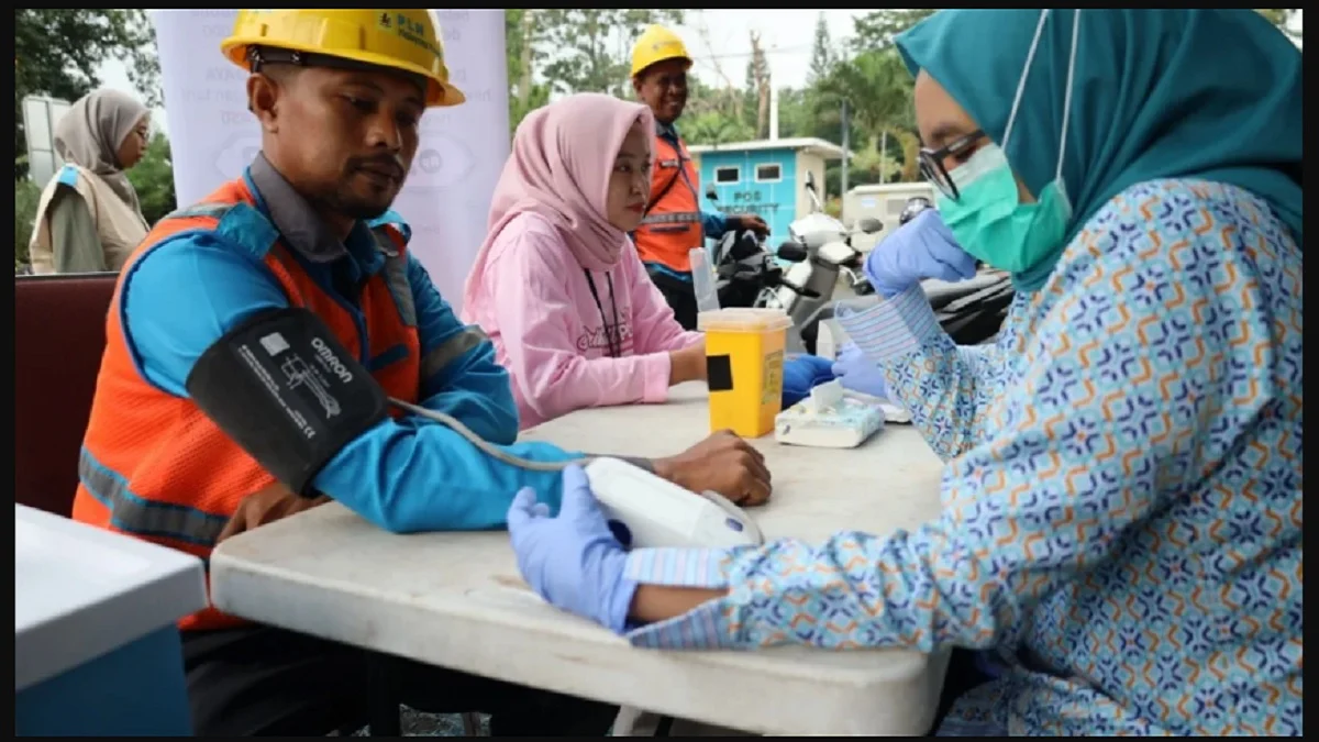 Sinergi BUMN, Srikandi PLN Purwakarta Bersama Pegawai Kimia Farma Purwakarta Melaksanakan Pemeriksaan Kesehata