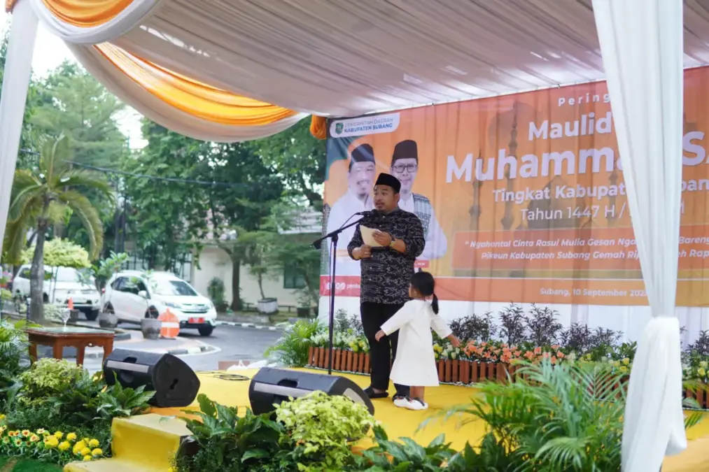 MELALUI PERINGATAN MAULID NABI