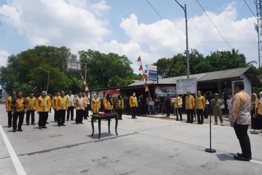 PELANTIKAN DI JALAN UMUM, KANG REY TEGASKAN PEMBANGUNAN SUBANG HARUS TERLIHAT DAN TERASA OLEH MASYARAKAT PELANTIKAN DI JALAN UMUM, KANG REY TEGASKAN PEMBANGUNAN SUBANG HARUS TERLIHAT DAN TERASA OLEH MASYARAKAT