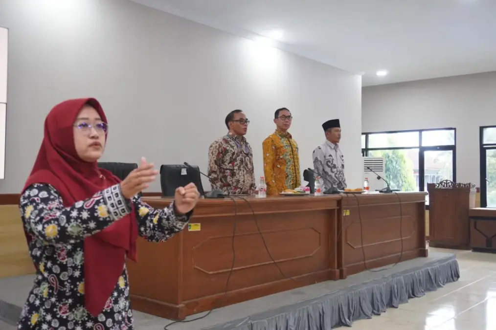 SEKDA SUBANG PIMPIN PERTEMUAN JEJARING PDP DAN VALIDASI DATA HIV/AIDS SEKDA SUBANG PIMPIN PERTEMUAN JEJARING PDP DAN VALIDASI DATA HIV/AIDS