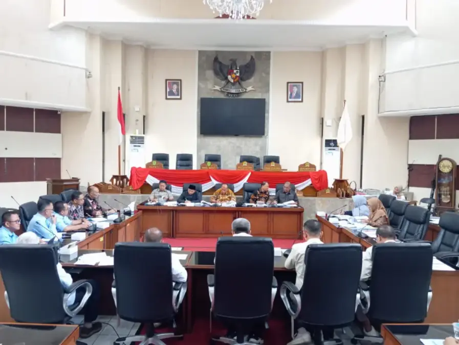 Antisipasi Penurunan TKD Dewan Dorong Optimalisasi Kinerja BUMD Dengan Target Rp33 miliar di Tahun 2026 Antisipasi Penurunan TKD Dewan Dorong Optimalisasi Kinerja BUMD Dengan Target Rp33 miliar di Tahun 2026