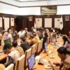 RAPAT TERKAIT TAMBANG, KANG REY TEGASKAN DUKUNG PEMBANGUNAN DENGAN PRIORITAS KELESTARIAN ALAM