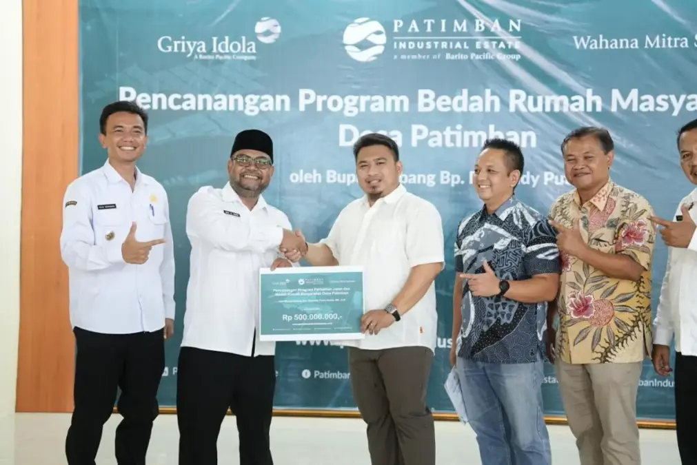 BUPATI SUBANG HADIRI PENCANANGAN PROGRAM PERBAIKAN JALAN DAN BEDAH RUMAH DI DESA PATIMBAN BUPATI SUBANG HADIRI PENCANANGAN PROGRAM PERBAIKAN JALAN DAN BEDAH RUMAH DI DESA PATIMBAN