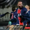 Bek PSG Layvin Kurzawa