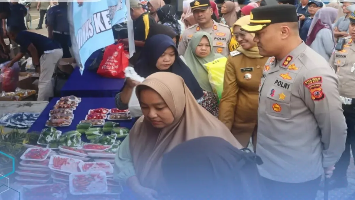 Polres Subang Gelar Gerakan Pangan Murah di Kalijati, Ratusan Warga Antusias