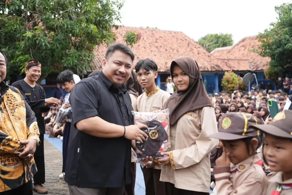 Launching Seragam Sekolah Gratis, Bupati Subang Tegaskan Komitmen Pemerataan dan Kualitas Pendidikan Launching Seragam Sekolah Gratis, Bupati Subang Tegaskan Komitmen Pemerataan dan Kualitas Pendidikan