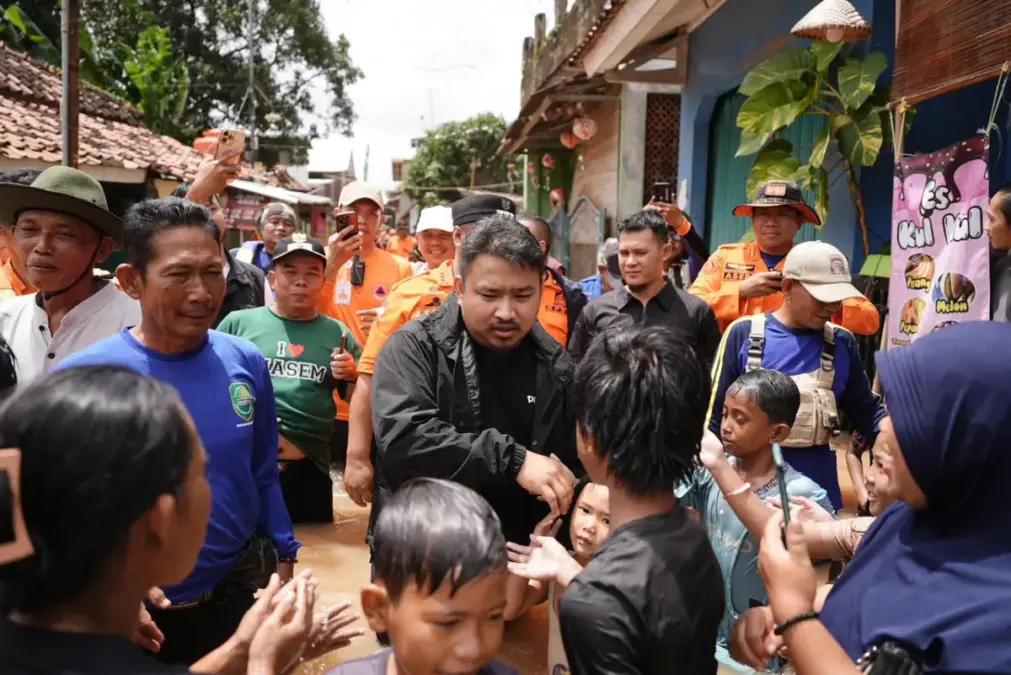 TINJAU LOKASI BANJIR, KANG REY DORONG PEMBANGUNAN TANGGUL HINDARI BANJIR DI KEMUDIAN HARI