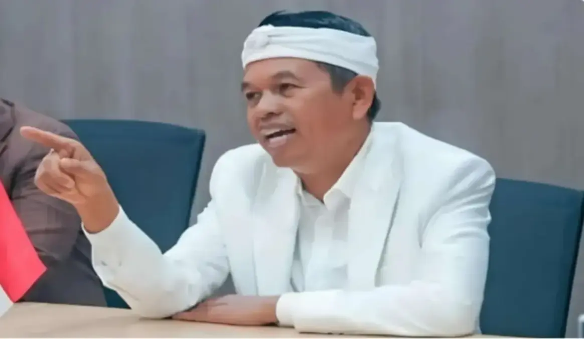 Dedi Mulyadi Peringatkan Warga Jabar di Wilayah Pegunungan soal Risiko Longsor, Imbau Jaga Kelestarian Gunung Dedi Mulyadi Peringatkan Warga Jabar di Wilayah Pegunungan soal Risiko Longsor, Imbau Jaga Kelestarian Gunung