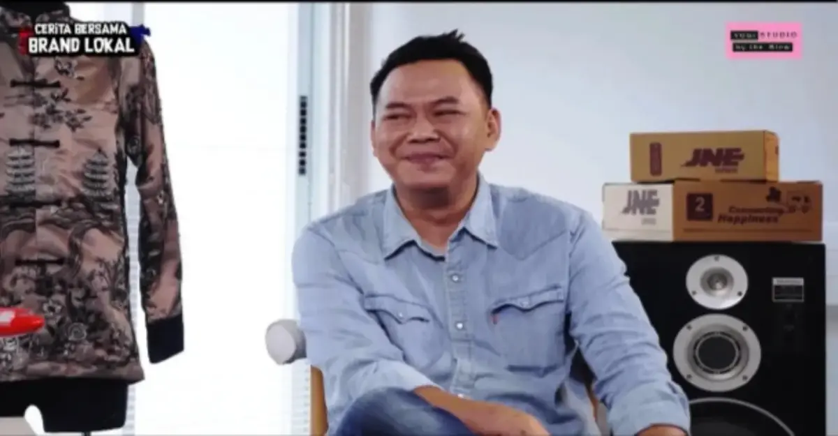 Yogi Studio Asal Bandung Sukses Bawa Busana Lokal Hingga ke Pasar Mancanegara Yogi Studio Asal Bandung Sukses Bawa Busana Lokal Hingga ke Pasar Mancanegara