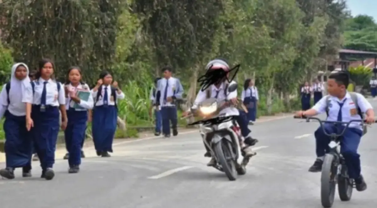 Motor Pelajar Dilarang, Respons Warga: Jangan Bebani Pelajar! Kebijakan Gubernur Jawa Barat Dedi Mulyadi Dinil Motor Pelajar Dilarang, Respons Warga: Jangan Bebani Pelajar! Kebijakan Gubernur Jawa Barat Dedi Mulyadi Dinil
