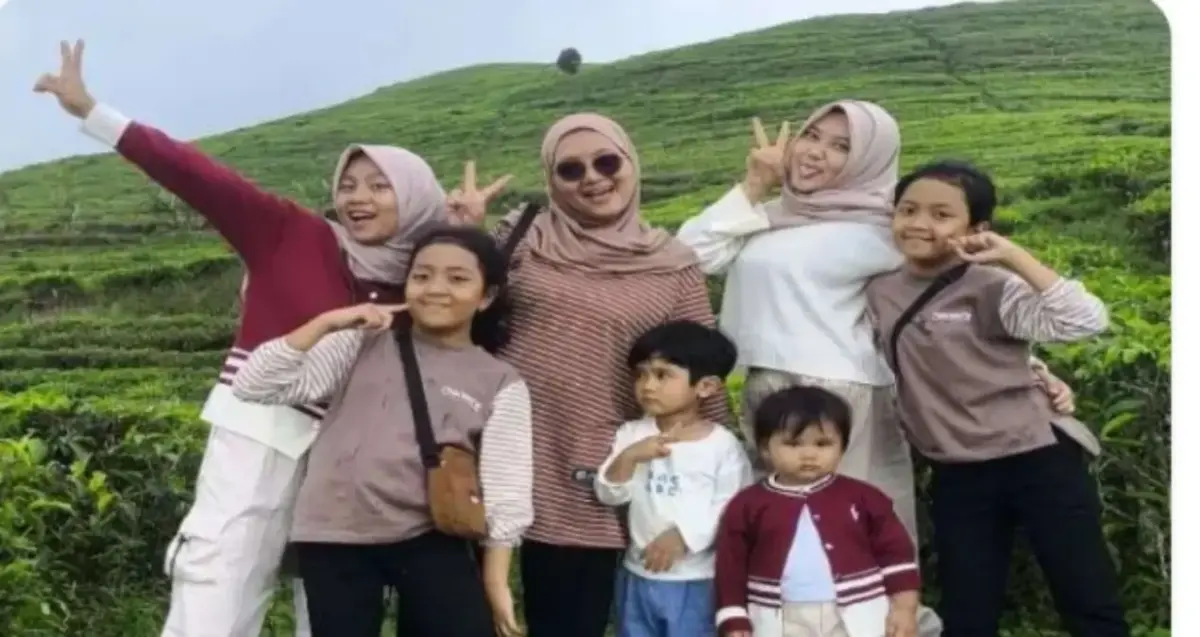 Kebun Teh Bukanagara di Subang Jadi Favorit Spot Foto Lebaran Kebun Teh Bukanagara di Subang Jadi Favorit Spot Foto Lebaran