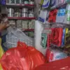 Pedagang Terbebani Kenaikan Harga Plastik