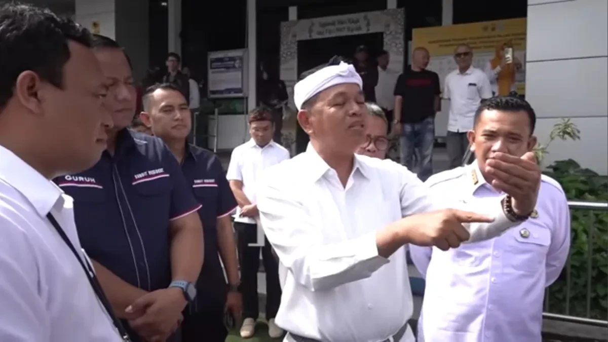 Dedi Mulyadi Reformasi Samsat Jabar Demi Pelayanan Publik yang Manusiawi dan Bebas Birokrasi Ribet Dedi Mulyadi Reformasi Samsat Jabar Demi Pelayanan Publik yang Manusiawi dan Bebas Birokrasi Ribet