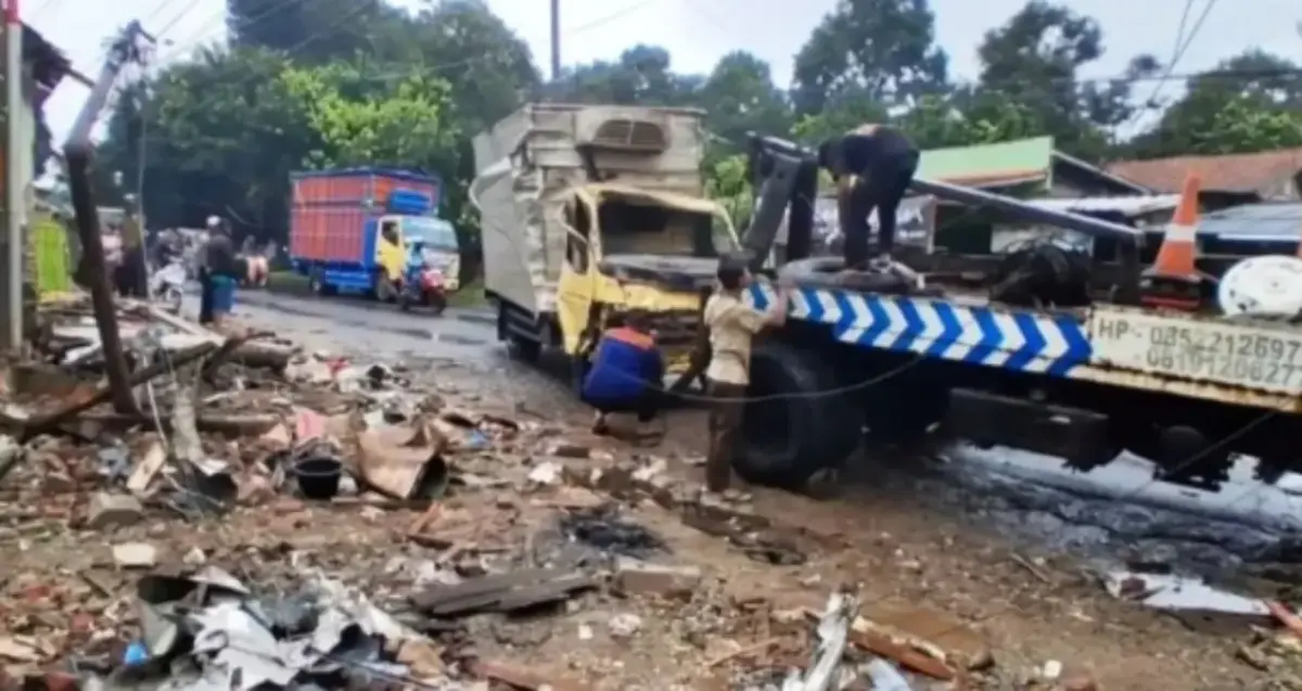 Jadi Tersangka, Polres Subang Tahan Sopir Truk Maut