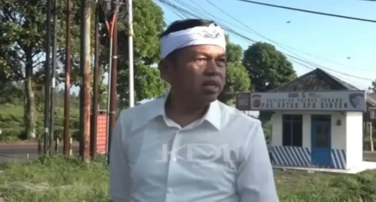 Dedi Mulyadi Tertibkan Spanduk dan Papan Villa di Kawasan Ciater