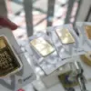 Harga Emas Antam di Pegadaian Anjlok Rp44.000, Investor Waspada