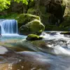 Curug Biru: Menikmati Eksotisme Air Terjun Berwarna Biru Toska di Subang