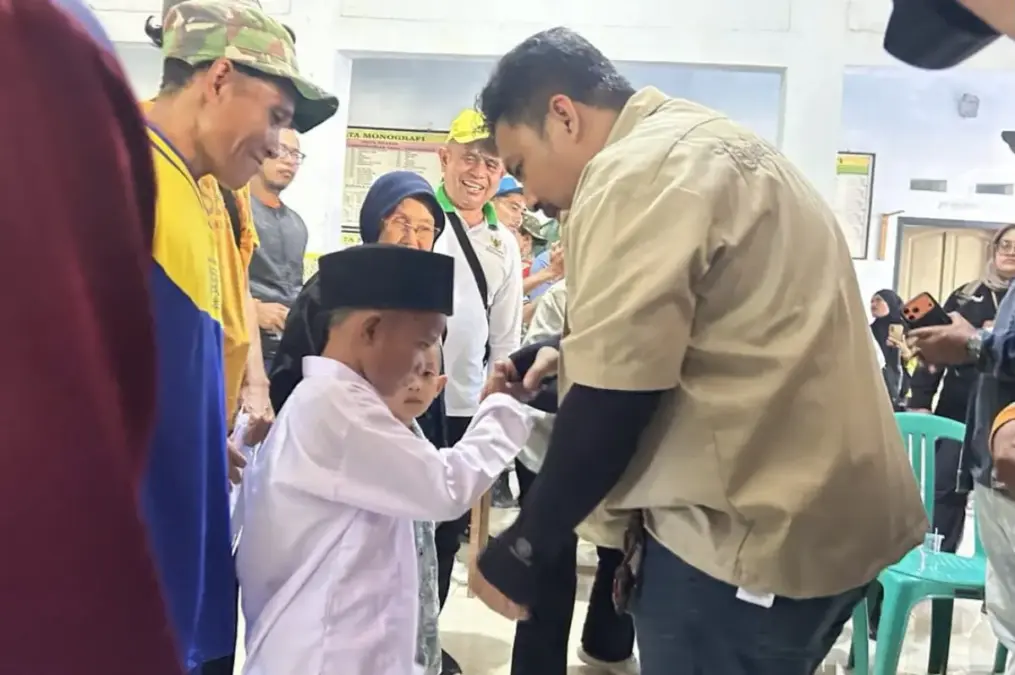Bupati Subang Tinjau Khitanan Massal dan Layanan Terpadu di Desa Bobos, Pastikan Masyarakat Terlayani Bupati Subang Tinjau Khitanan Massal dan Layanan Terpadu di Desa Bobos, Pastikan Masyarakat Terlayani