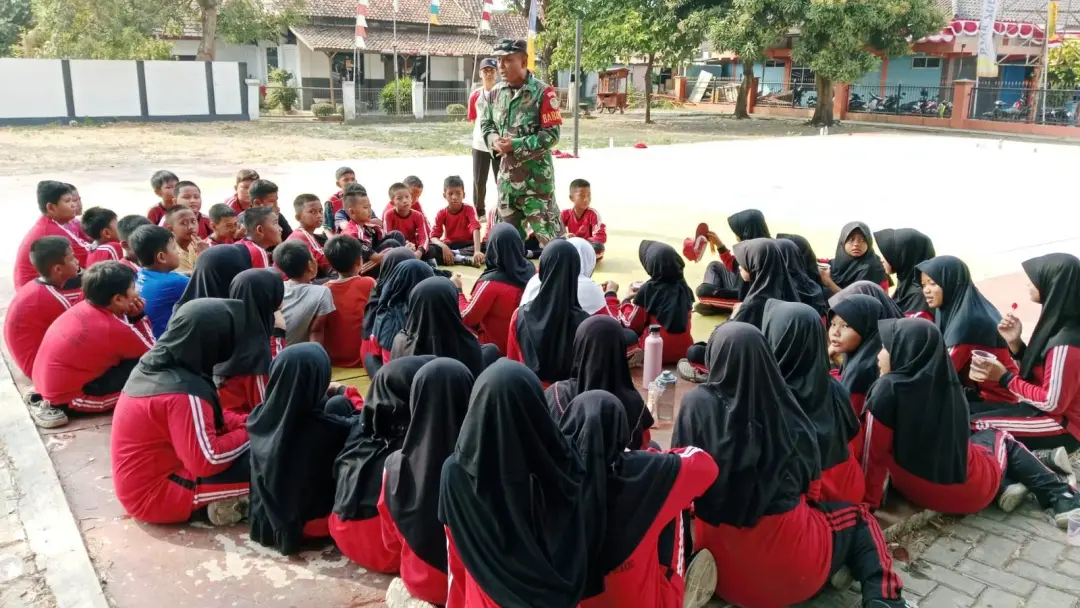 Babinsa Koramil Pabuaran Edukasi Pelajar SD Cegah Bullying Untuk Tanamkan Sikap Saling Menghargai Sejak Dini Babinsa Koramil Pabuaran Edukasi Pelajar SD Cegah Bullying Untuk Tanamkan Sikap Saling Menghargai Sejak Dini