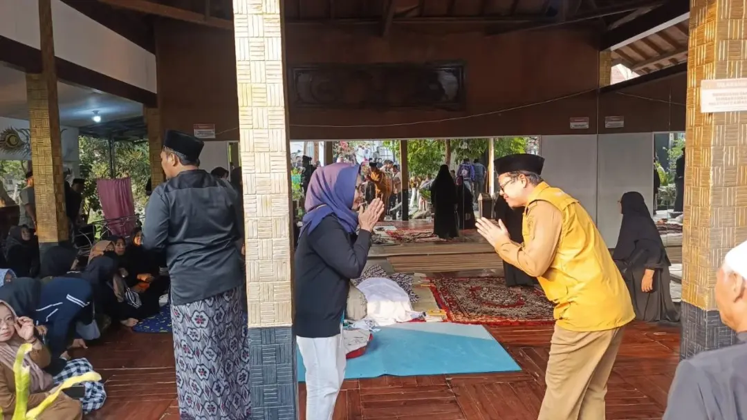 Raja LAK Galuh Pakuan Rahyang Mandalajati Evi Silviadi Wafat Raja LAK Galuh Pakuan Rahyang Mandalajati Evi Silviadi Wafat