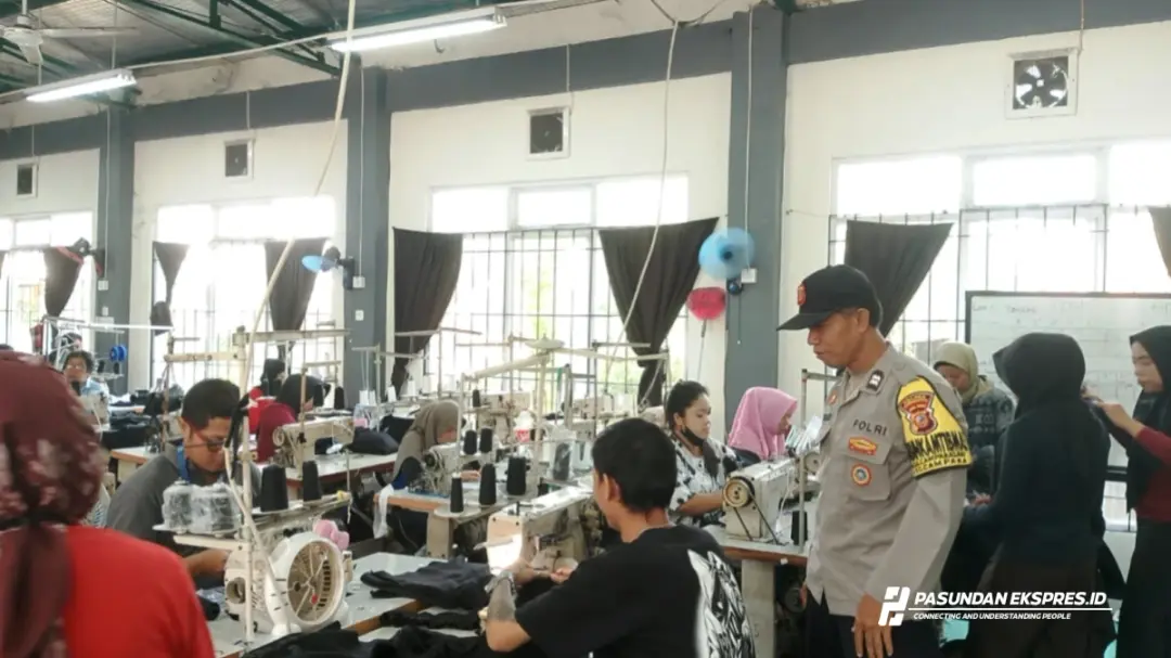 Cegah Premanisme, Polsek Campaka Edukasi Pekerja Konveksi Cegah Premanisme, Polsek Campaka Edukasi Pekerja Konveksi