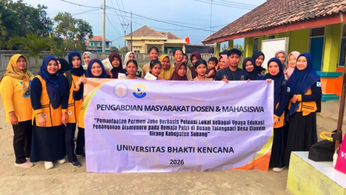 Tim Universitas Bhakti Kencana Edukasi Warga Ciasem Soal Penanganan Dismenore Tim Universitas Bhakti Kencana Edukasi Warga Ciasem Soal Penanganan Dismenore