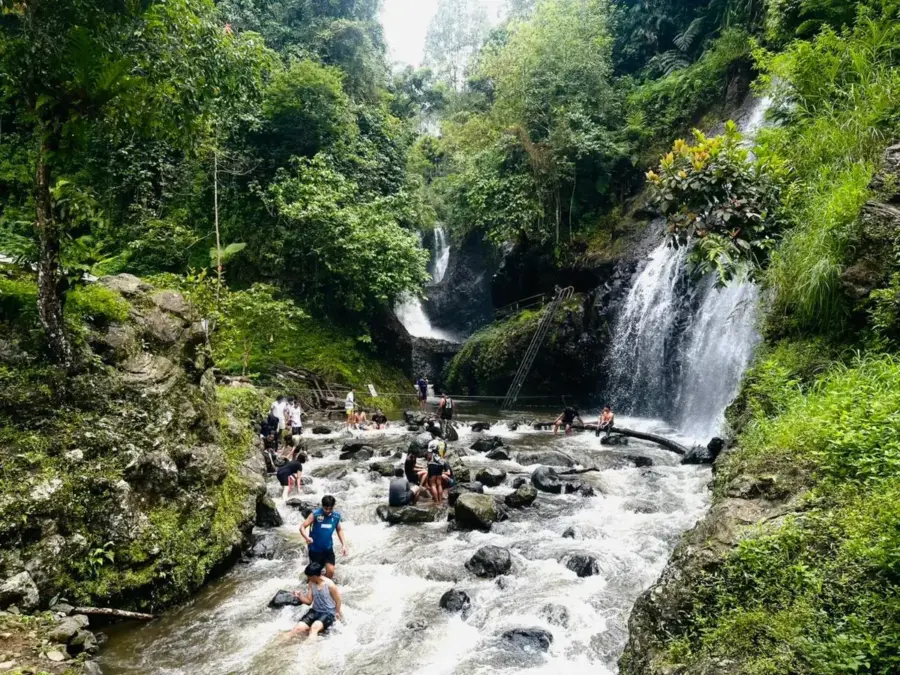 Curug Tilu Leuwi Opat: Surga Tersembunyi yang Cuma 1 Jam dari Bandung, Tapi Jarang Diketahui Orang