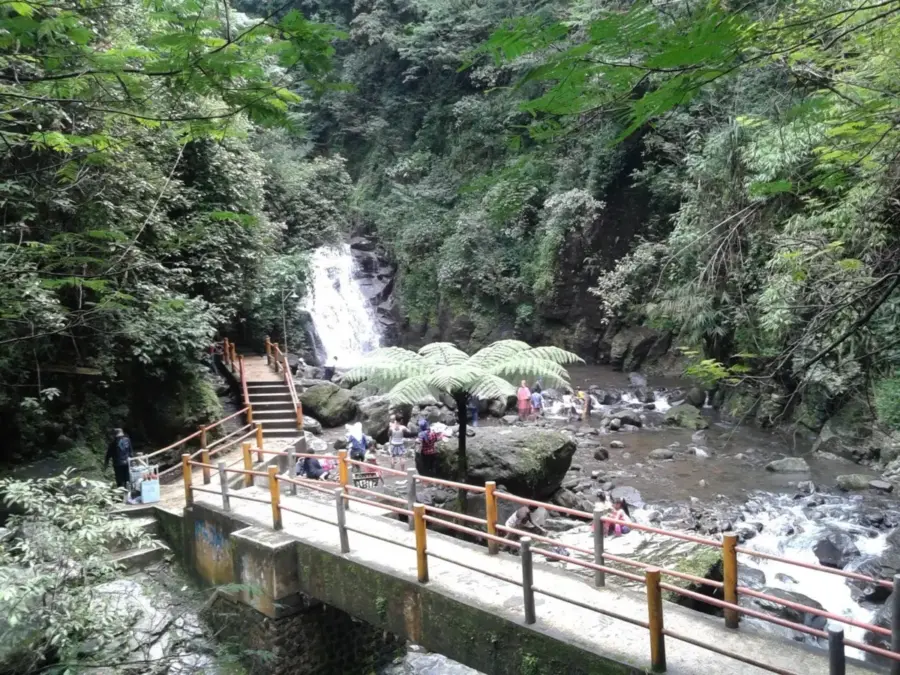 Curug Muara Jaya: Air Terjun Tertinggi di Majalengka yang Masih Jarang Diketahui Orang