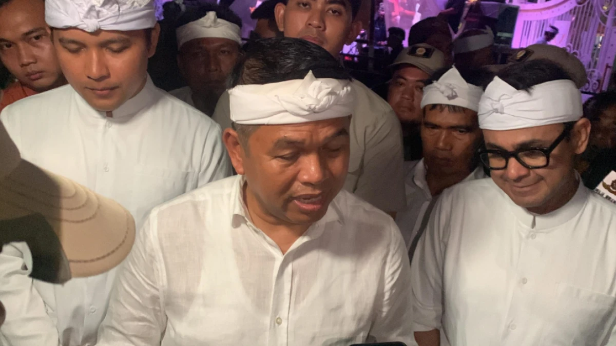 Nyaris Terbakar, Gunung Gede Jadi Sorotan Dedi Mulyadi soal Komersialisasi dan Tata Kelola Pendakian Nyaris Terbakar, Gunung Gede Jadi Sorotan Dedi Mulyadi soal Komersialisasi dan Tata Kelola Pendakian