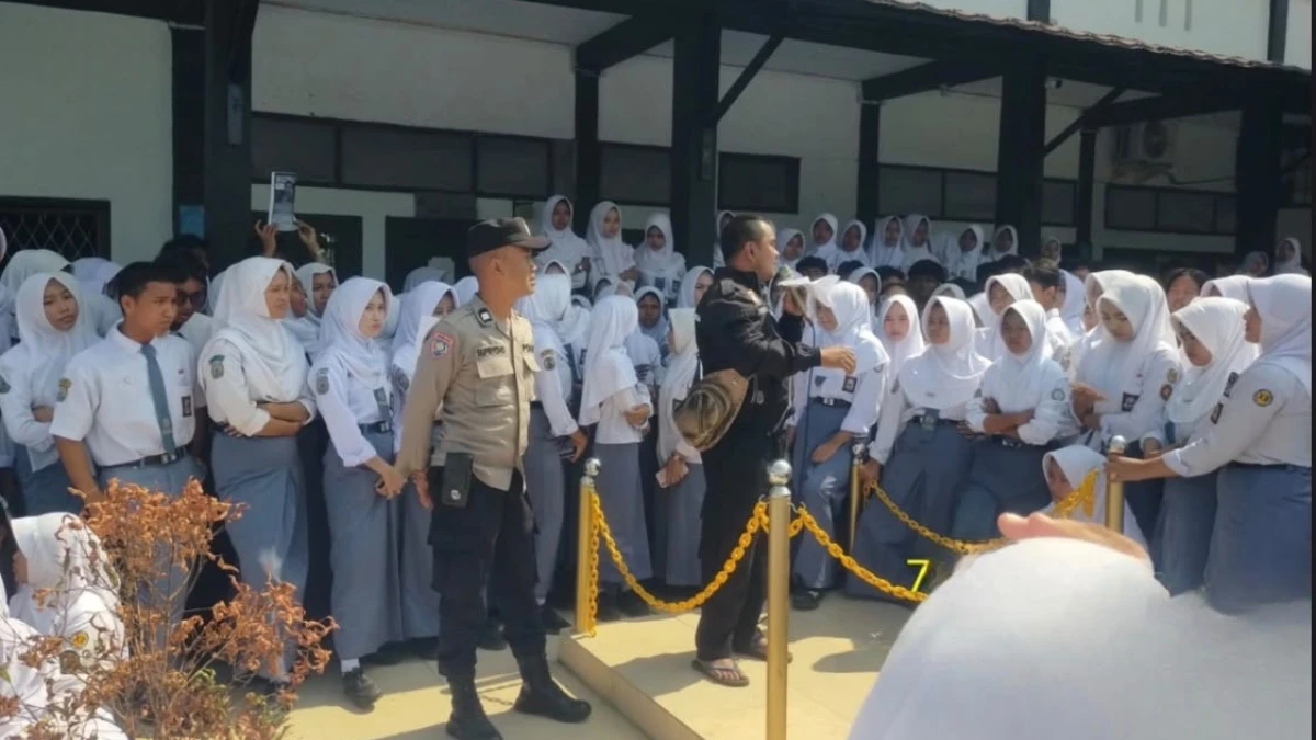 Oknum Guru SMAN 1 Pamanukan Ditetapkan Tersangka, Kini Ditahan di Polres Subang Oknum Guru SMAN 1 Pamanukan Ditetapkan Tersangka, Kini Ditahan di Polres Subang