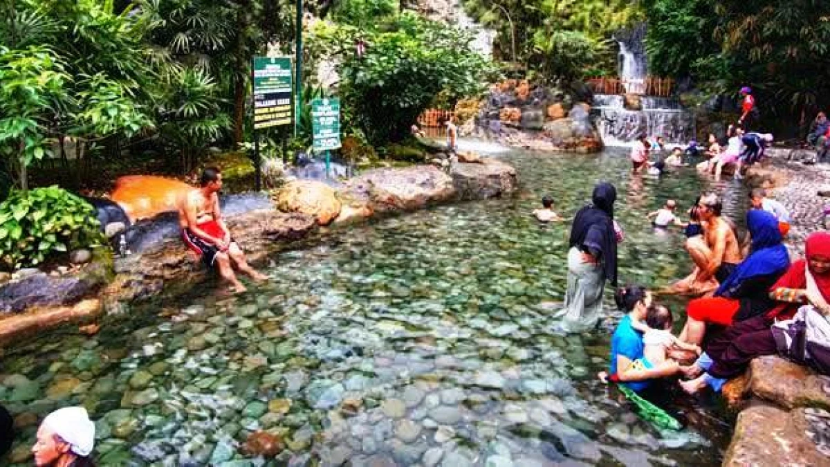 Bupati Subang Tak Mau Cuma Terima Laporan, Pengelolaan Sari Ater Diminta Lebih Terbuka Bupati Subang Tak Mau Cuma Terima Laporan, Pengelolaan Sari Ater Diminta Lebih Terbuka
